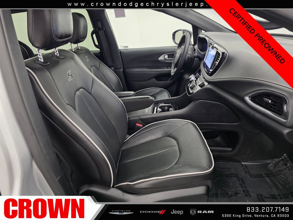 Used 2026 Chrysler Pacifica Limited w/ S Appearance Package FWD image 14
