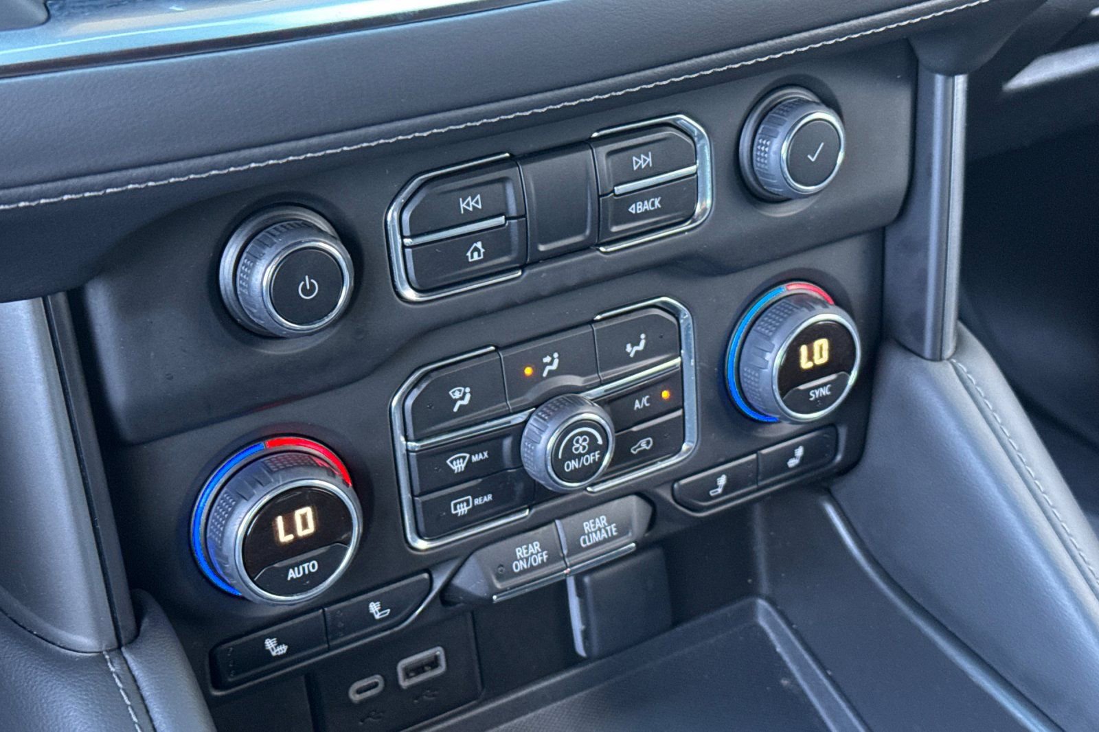 Used 2023 Chevrolet Tahoe Z71 image 28