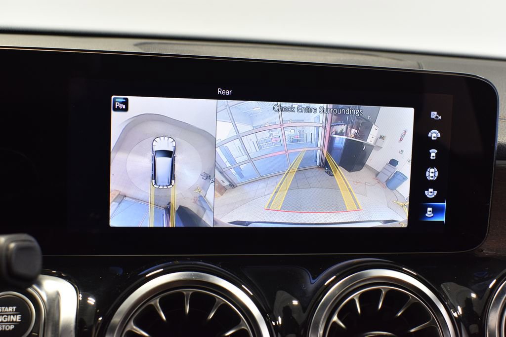 Used 2023 Mercedes-Benz GLB 35 AMG 4MATIC image 24