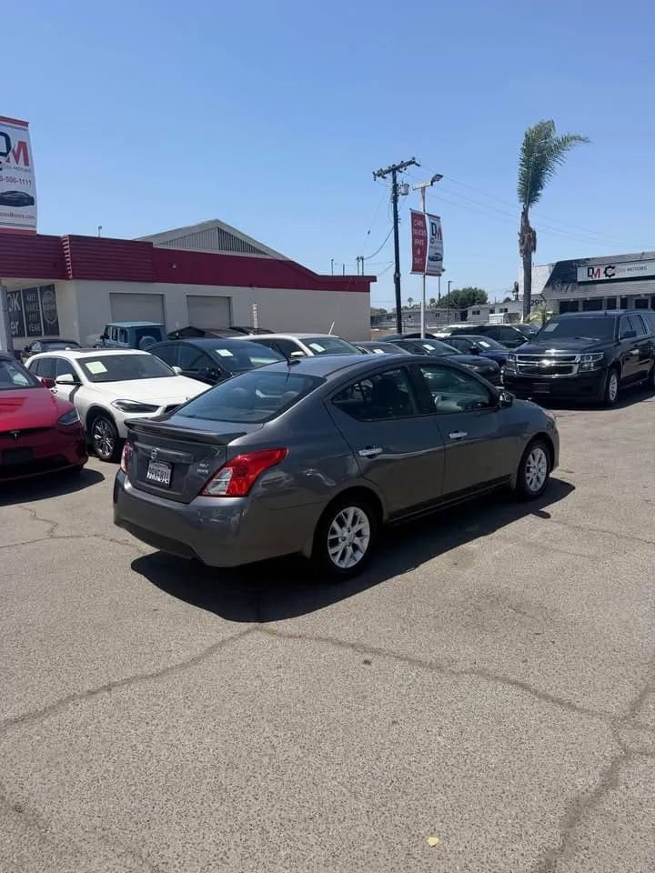 Used 2017 Nissan Versa SV w/ SV Special Edition Package FWD image 4