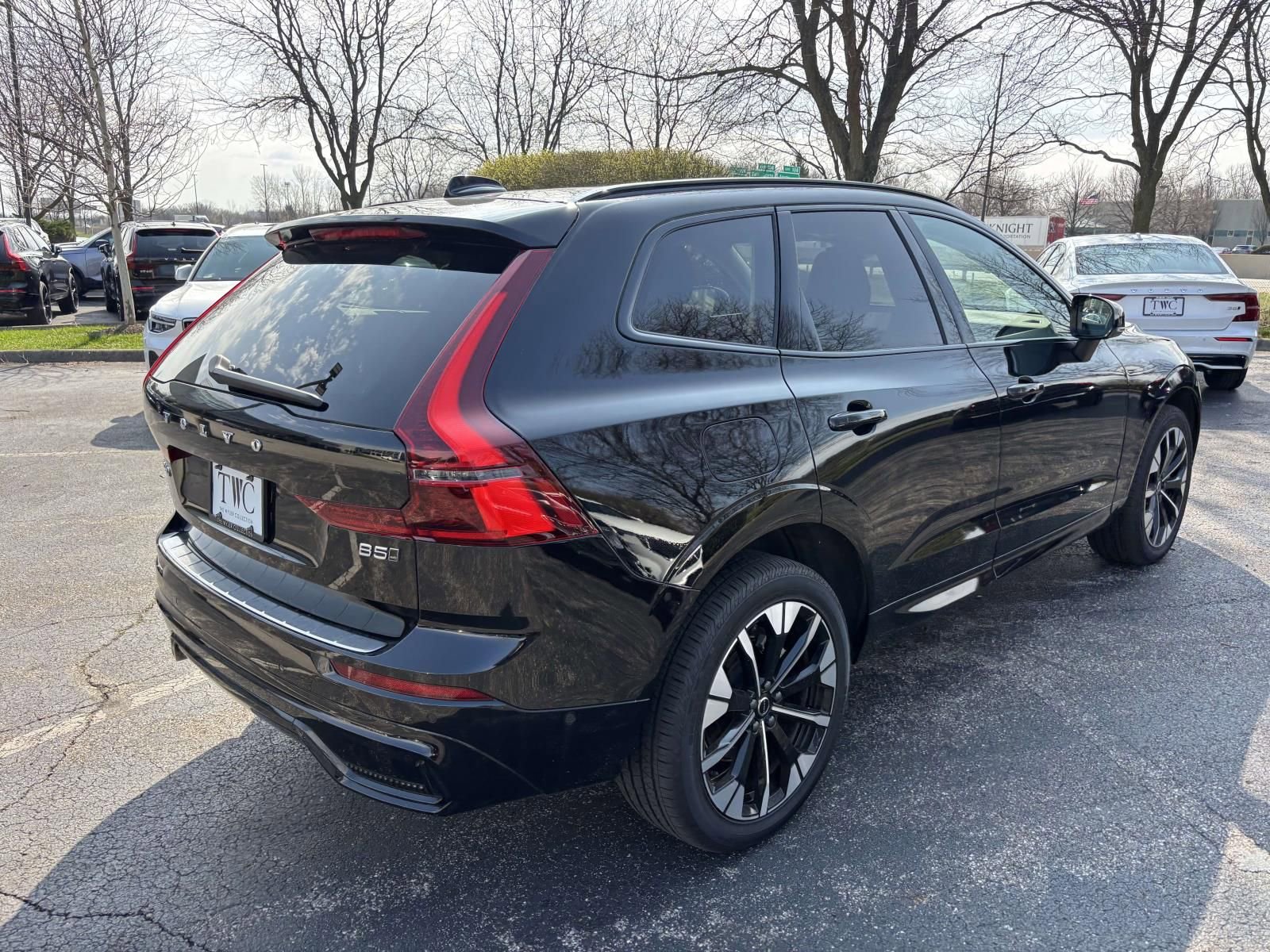 New 2026 Volvo XC60 B5 Plus AWD/4WD image 5