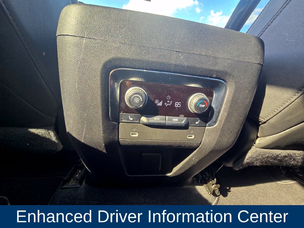 Used 2022 Chevrolet Tahoe LT w/ Luxury Package AWD/4WD image 15