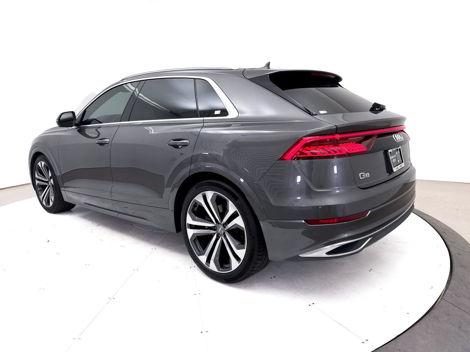 Used 2019 Audi Q8 Prestige w/ Adaptive Chassis Package AWD/4WD image 17