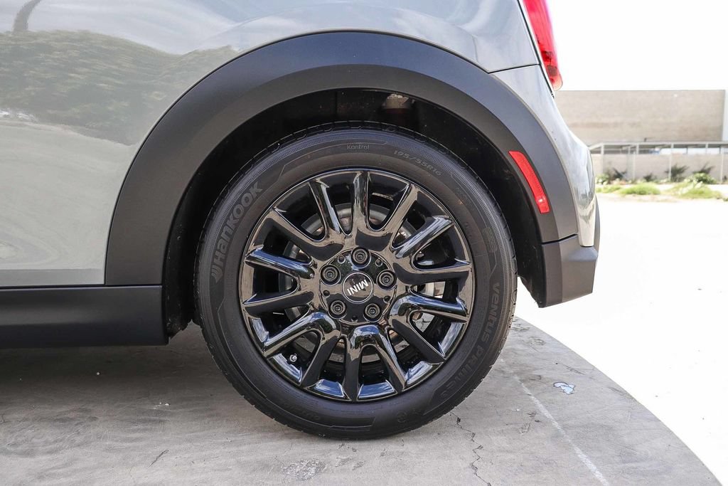 Used 2023 MINI Cooper 2-Door Hardtop FWD image 14