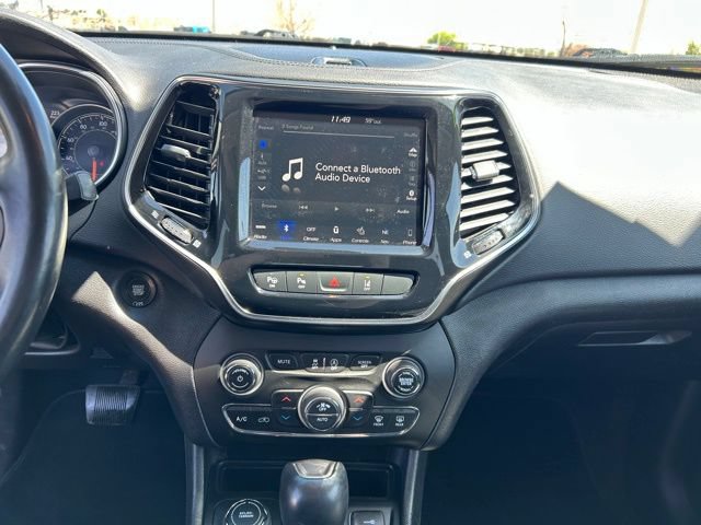 Used 2019 Jeep Cherokee Limited w/ Technology Group AWD/4WD image 18
