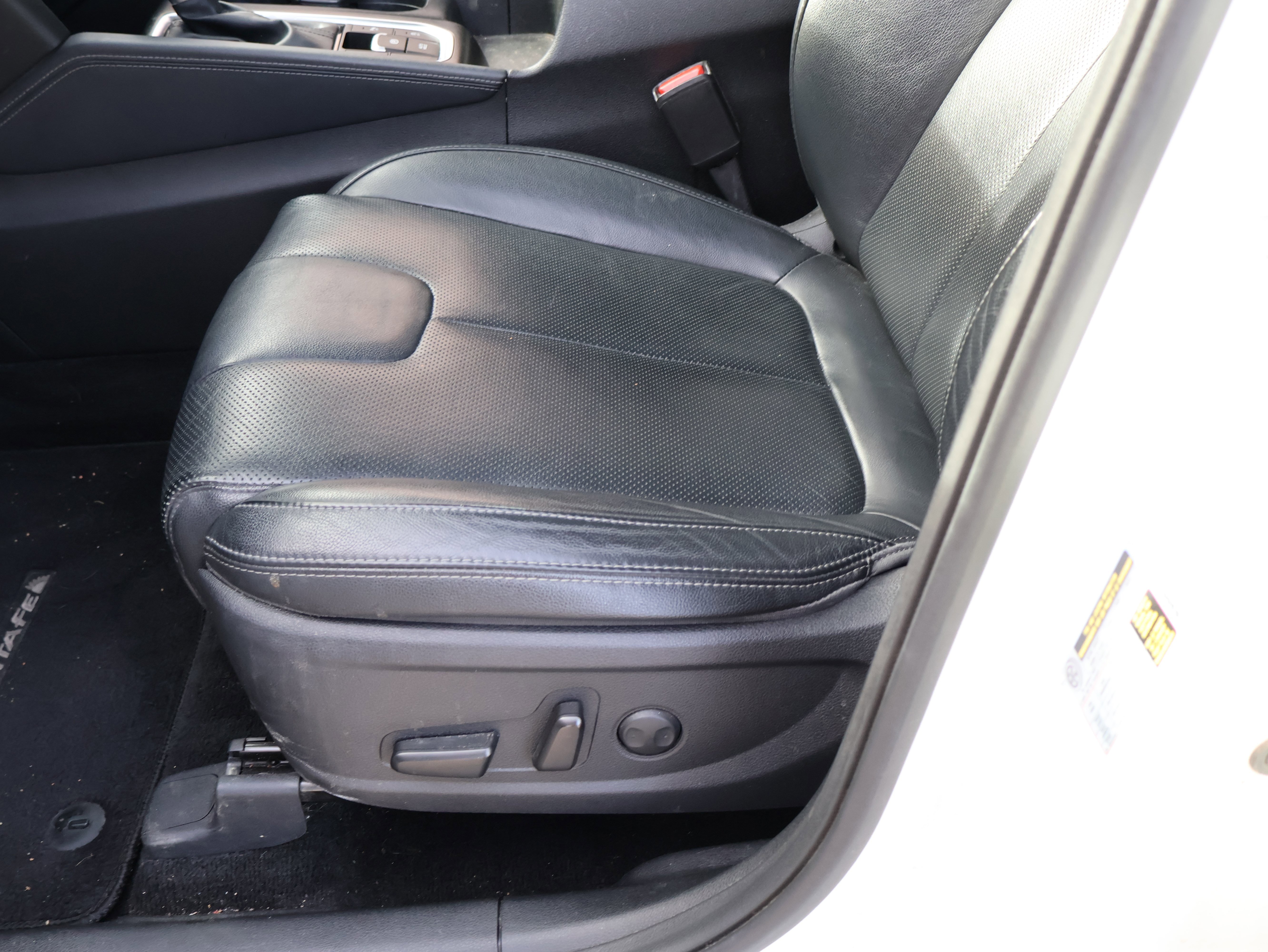 Used 2019 Hyundai Santa Fe Limited image 40