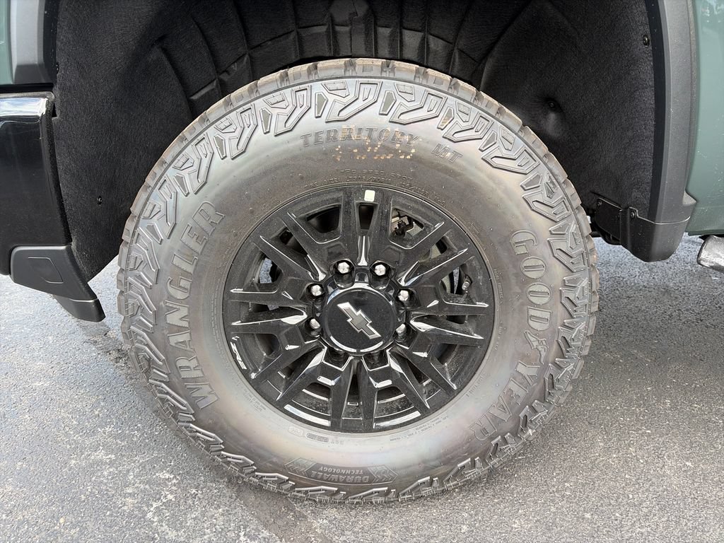 New 2026 Chevrolet Silverado 2500 ZR2 w/ LPO, Dark Essentials Package AWD/4WD image 28