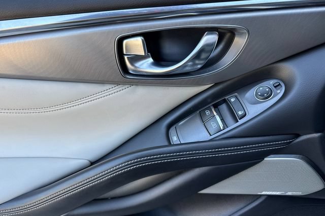 Used 2022 INFINITI Q60 3.0t Luxe w/ Cargo Package RWD image 11