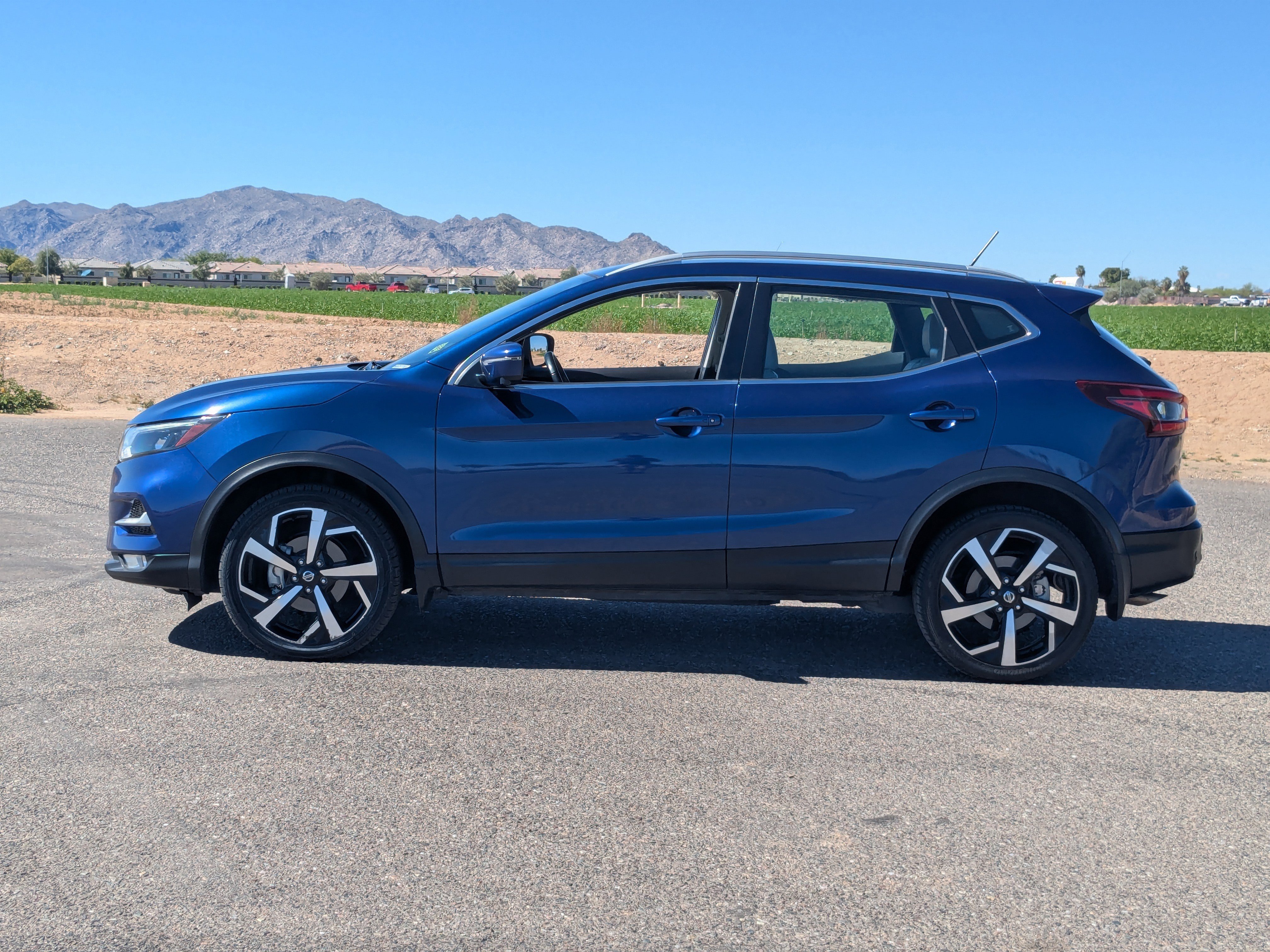 Used 2022 Nissan Rogue Sport SL w/ Premium Package image 6