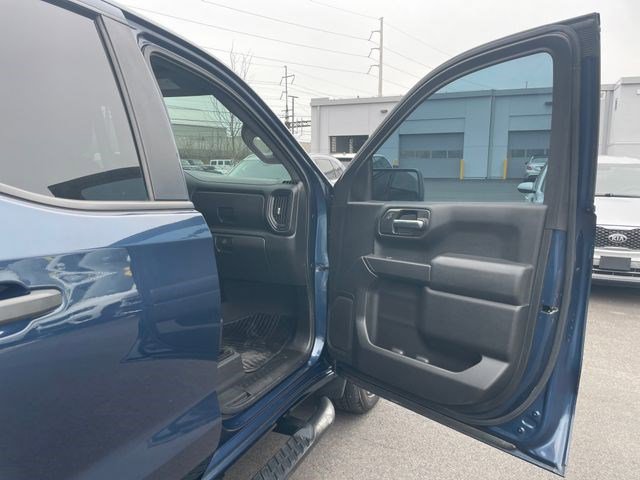 Used 2020 Chevrolet Silverado 1500 Custom w/ Custom Value Package AWD/4WD image 8