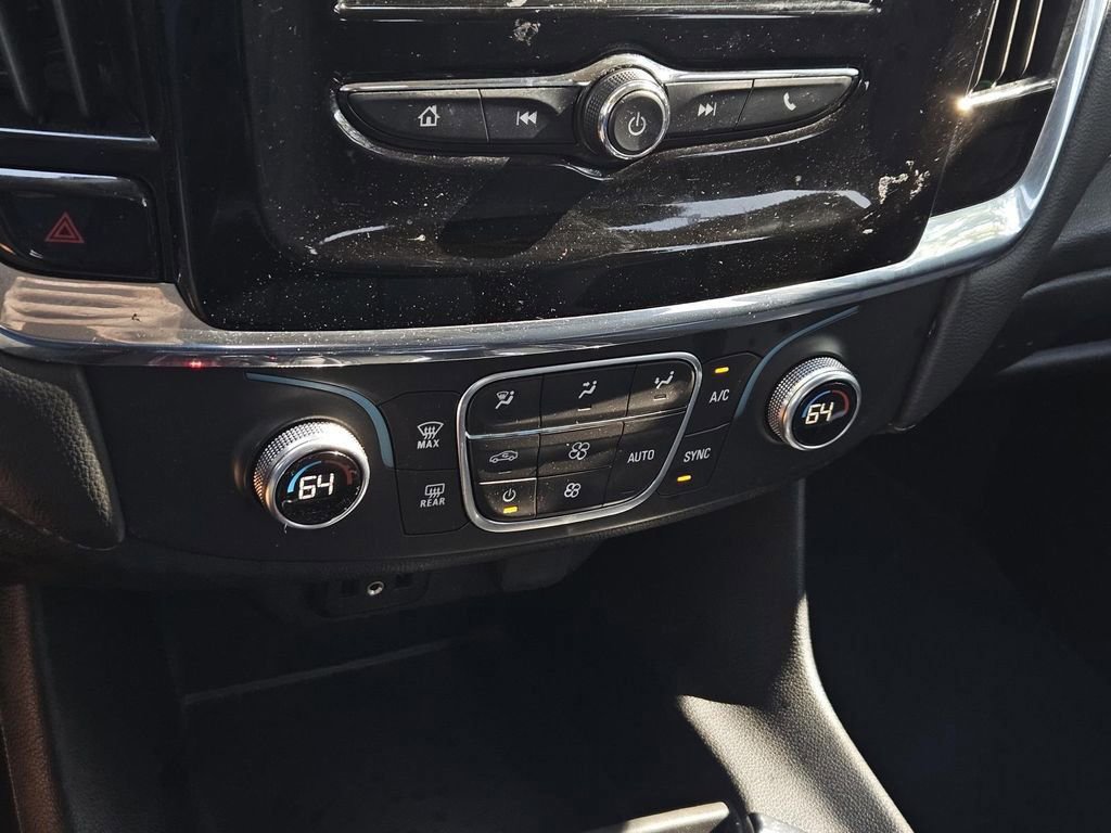 Used 2018 Chevrolet Traverse LT image 25