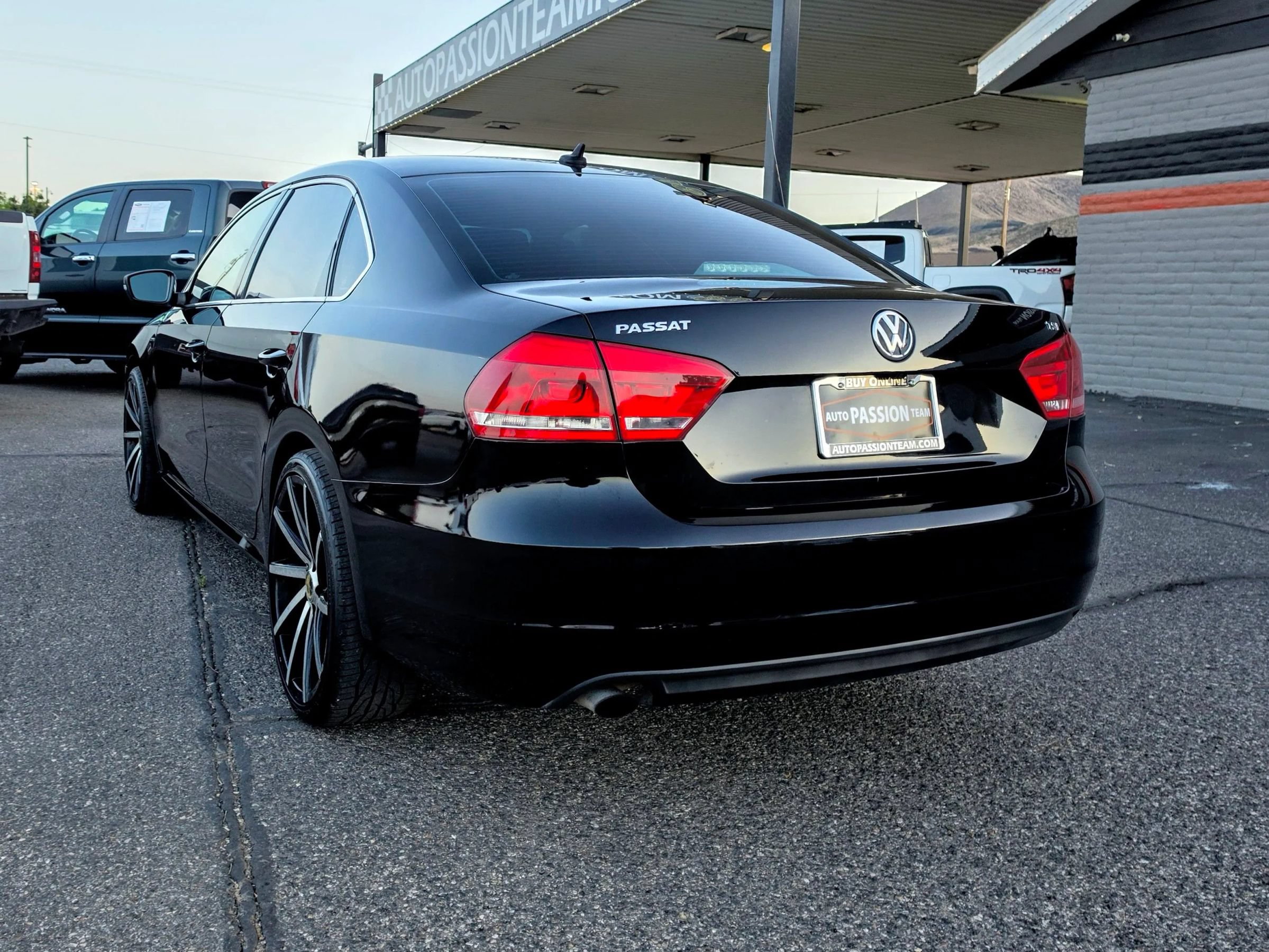Used 2015 Volkswagen Passat 1.8T Limited Edition FWD image 3