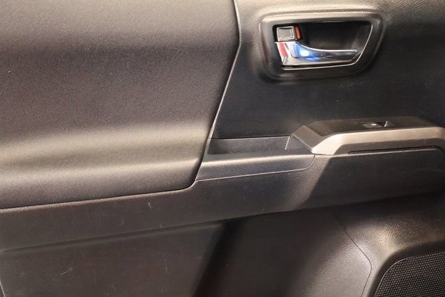 Used 2017 Toyota Tacoma TRD Off-Road w/ Premium & Technology Package image 30