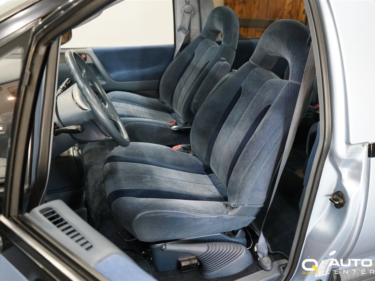Used 1992 Toyota Previa LE RWD image 9