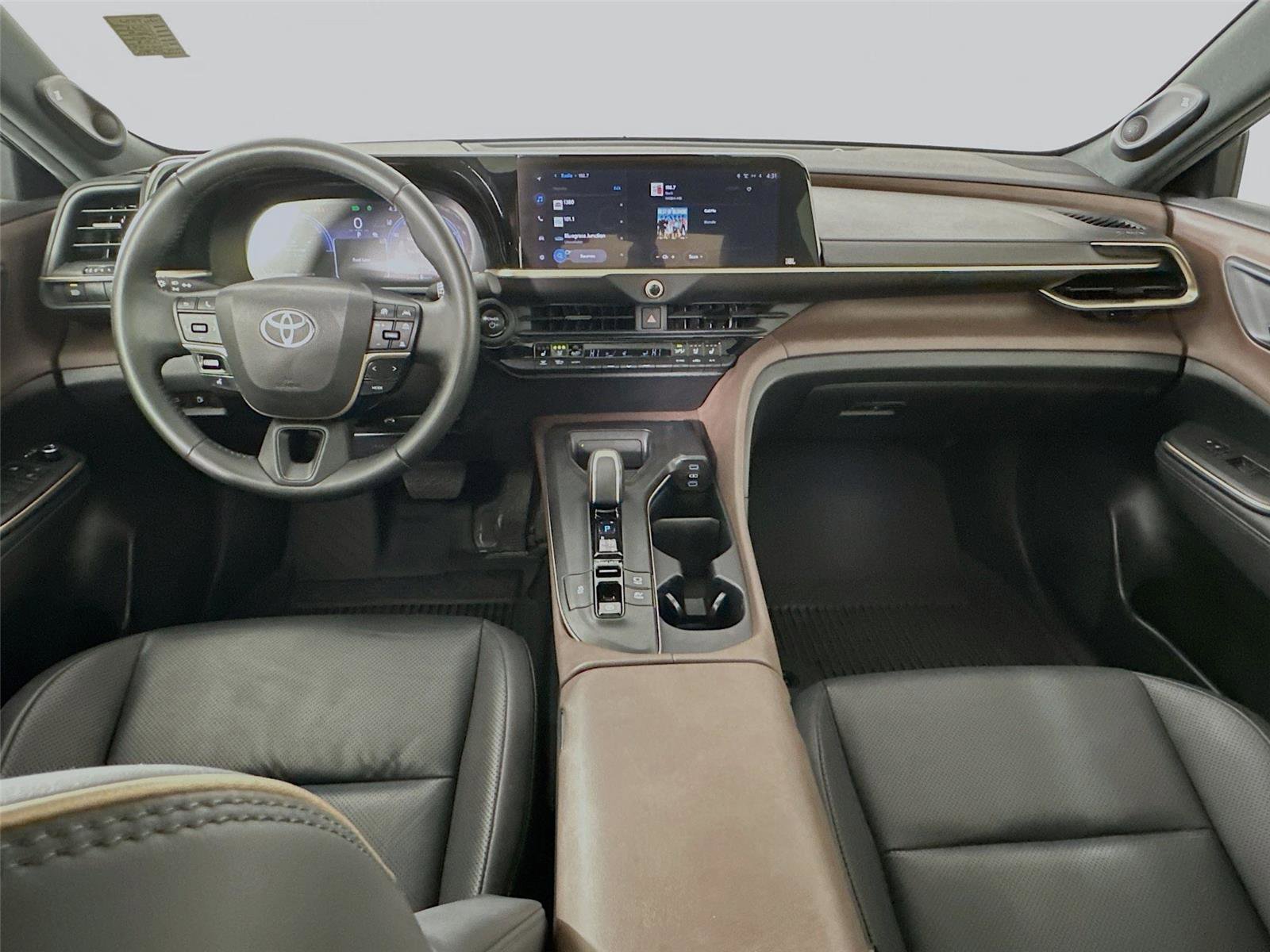 Certified 2023 Toyota Crown Limited image 31