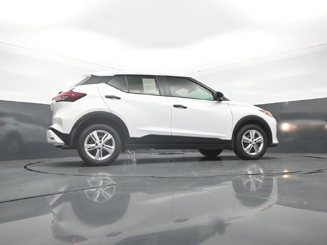 Certified 2025 Nissan Kicks Play S FWD image 37