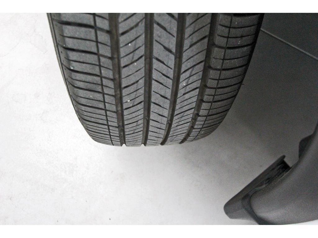 Certified 2024 Nissan Rogue S image 26