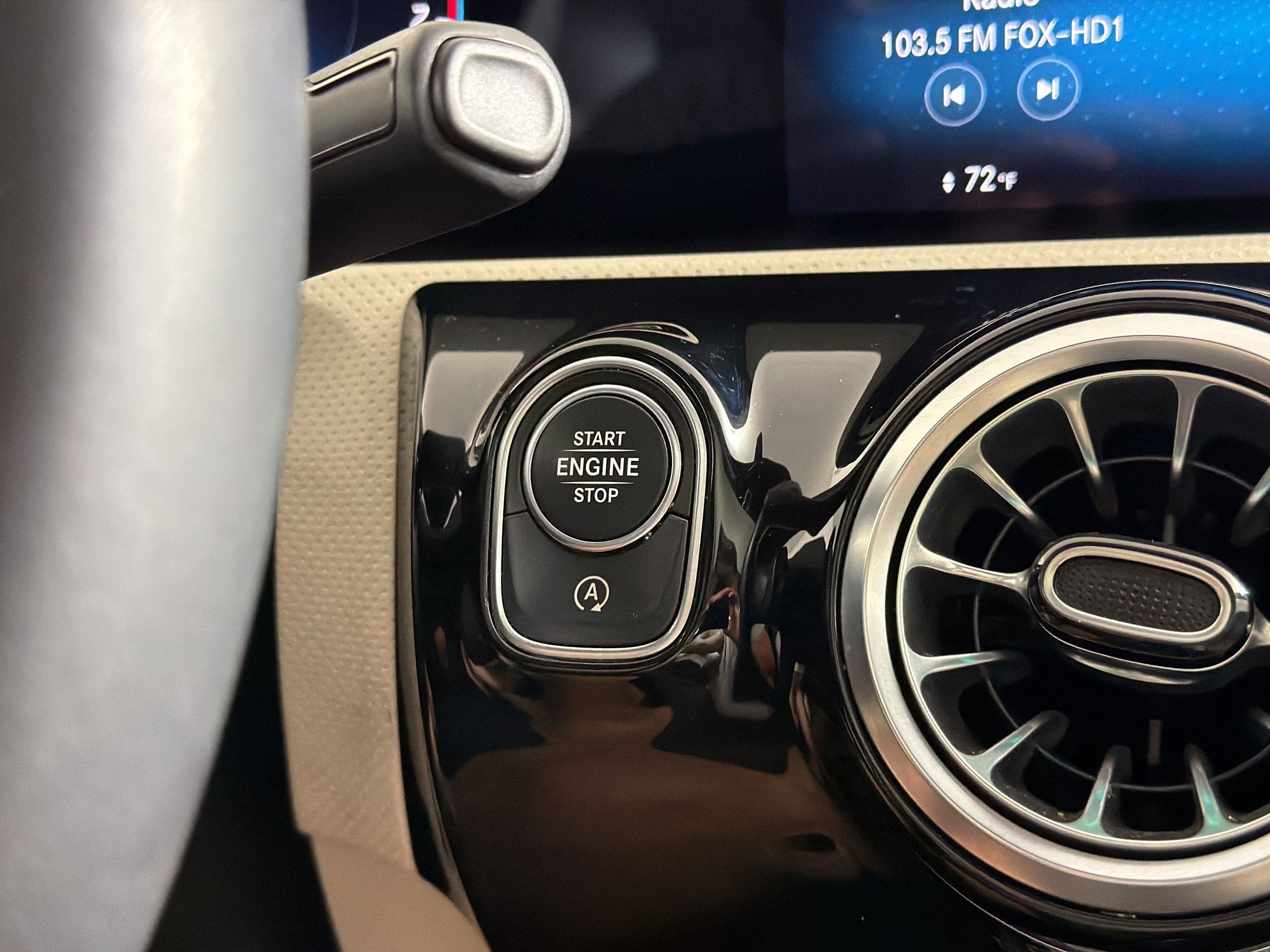 Certified 2022 Mercedes-Benz CLA 250 4MATIC image 17