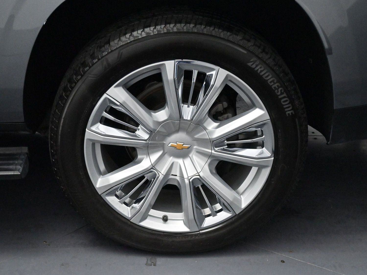 Used 2022 Chevrolet Suburban High Country image 42