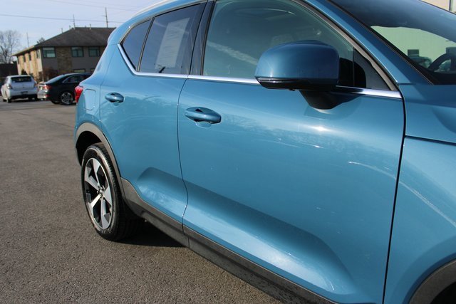 Used 2025 Volvo XC40 B5 Plus image 49