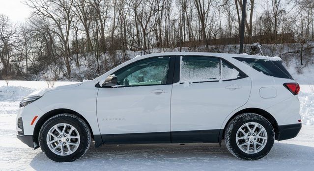 Used 2023 Chevrolet Equinox LS image 9