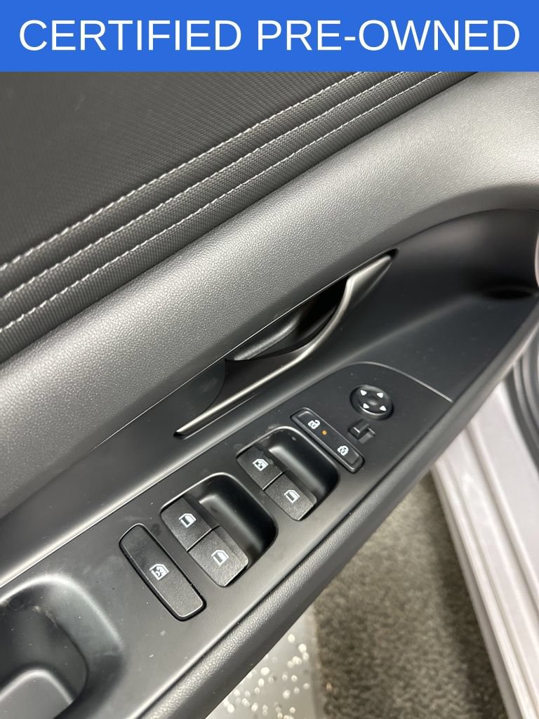 Used 2025 Hyundai Elantra SEL FWD image 7