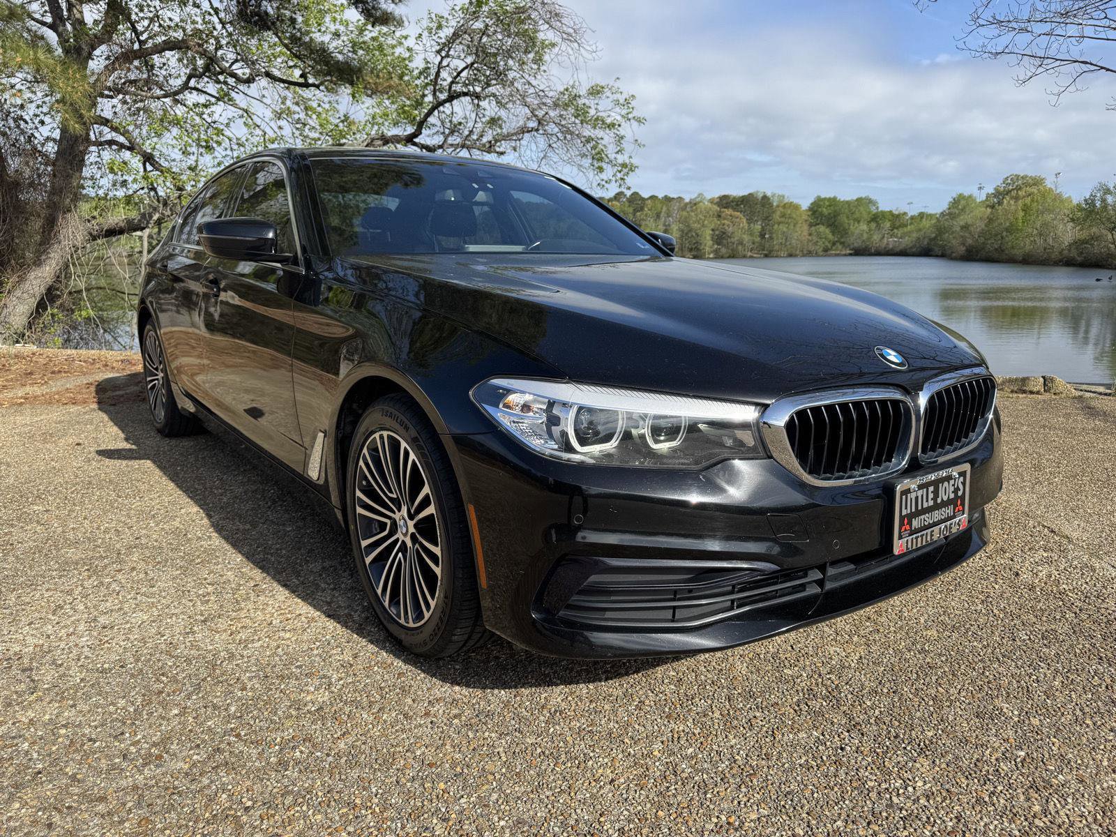 Used 2019 BMW 530i xDrive w/ Convenience Package AWD/4WD image 1