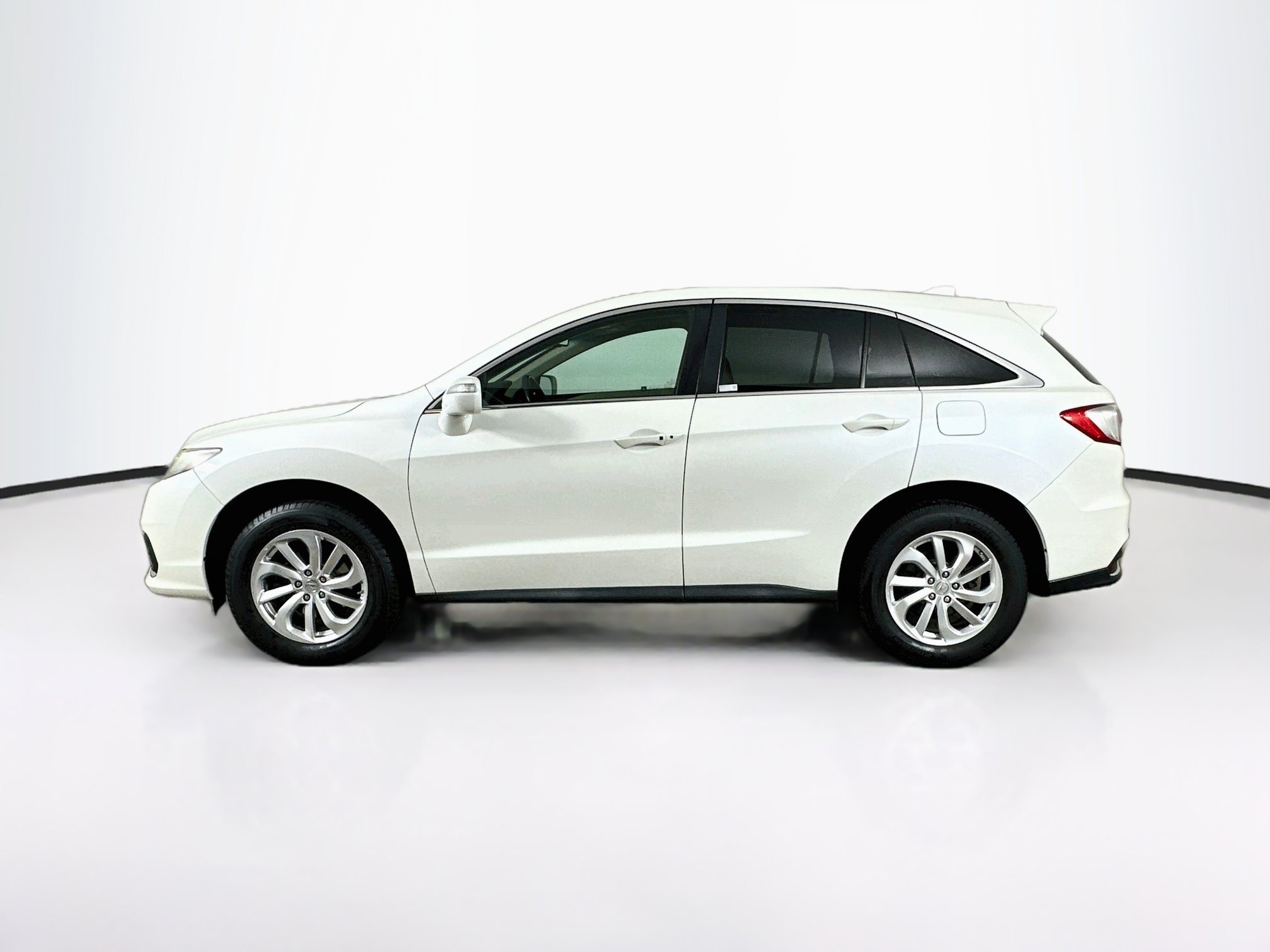 Used 2017 Acura RDX w/ Technology Package AWD/4WD image 4
