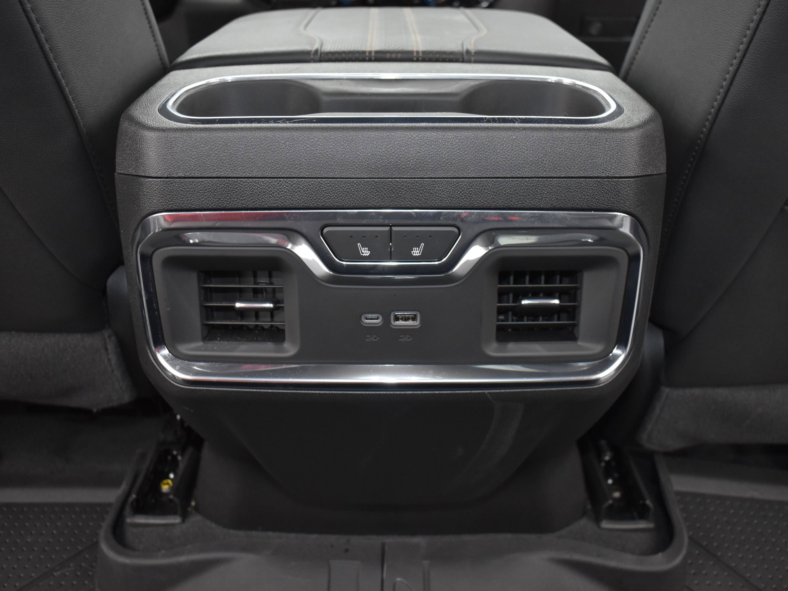 Used 2024 Chevrolet Silverado 1500 High Country AWD/4WD image 18