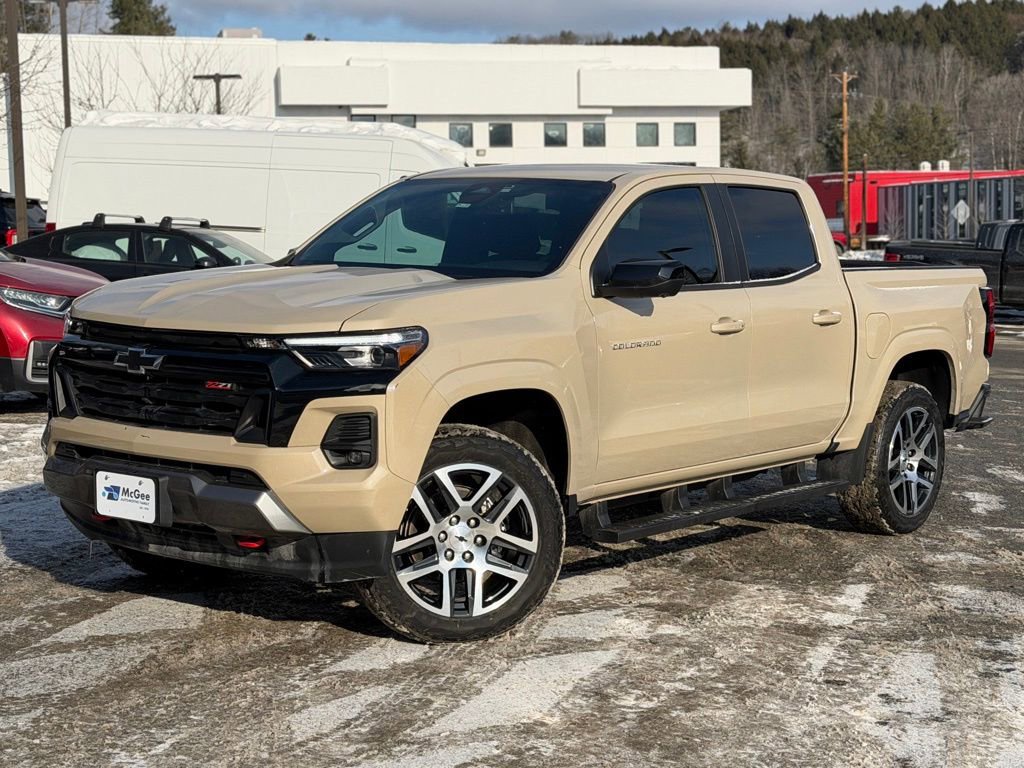 Used 2023 Chevrolet Colorado Z71 w/ Z71 Convenience Package 2