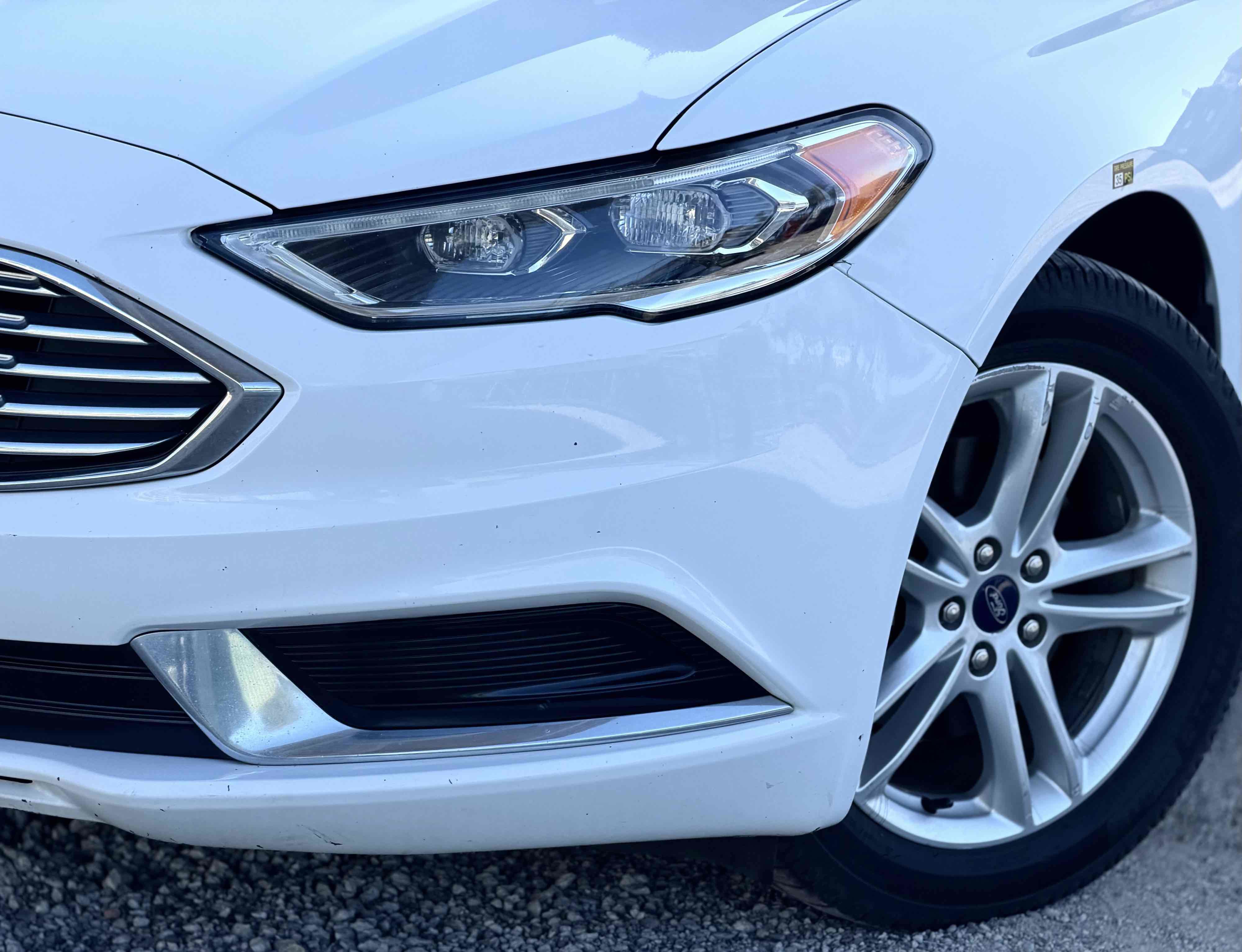 Used 2018 Ford Fusion SE w/ Equipment Group 602A FWD image 13