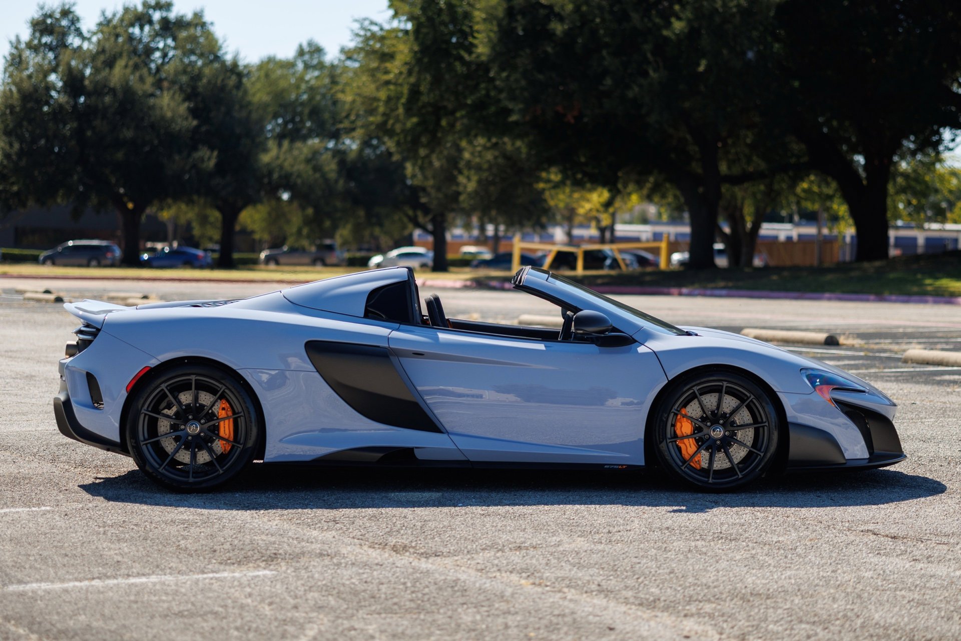 Used 2016 McLaren 675LT Spider image 17