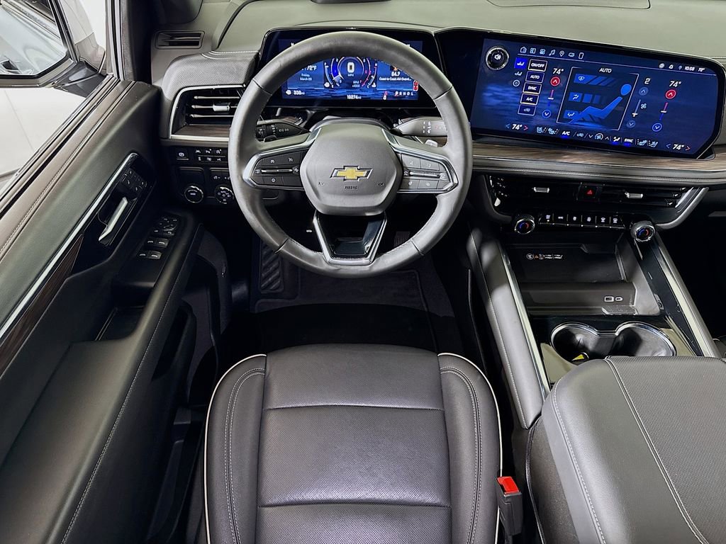 Certified 2025 Chevrolet Suburban Premier image 21