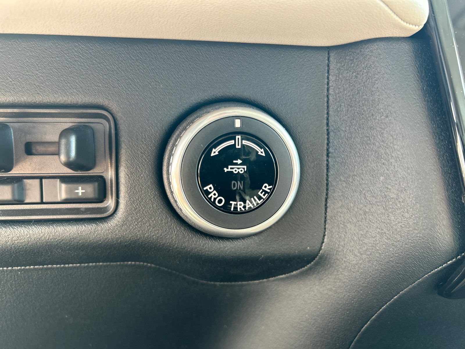 New 2026 Lincoln Navigator Premiere AWD/4WD image 24