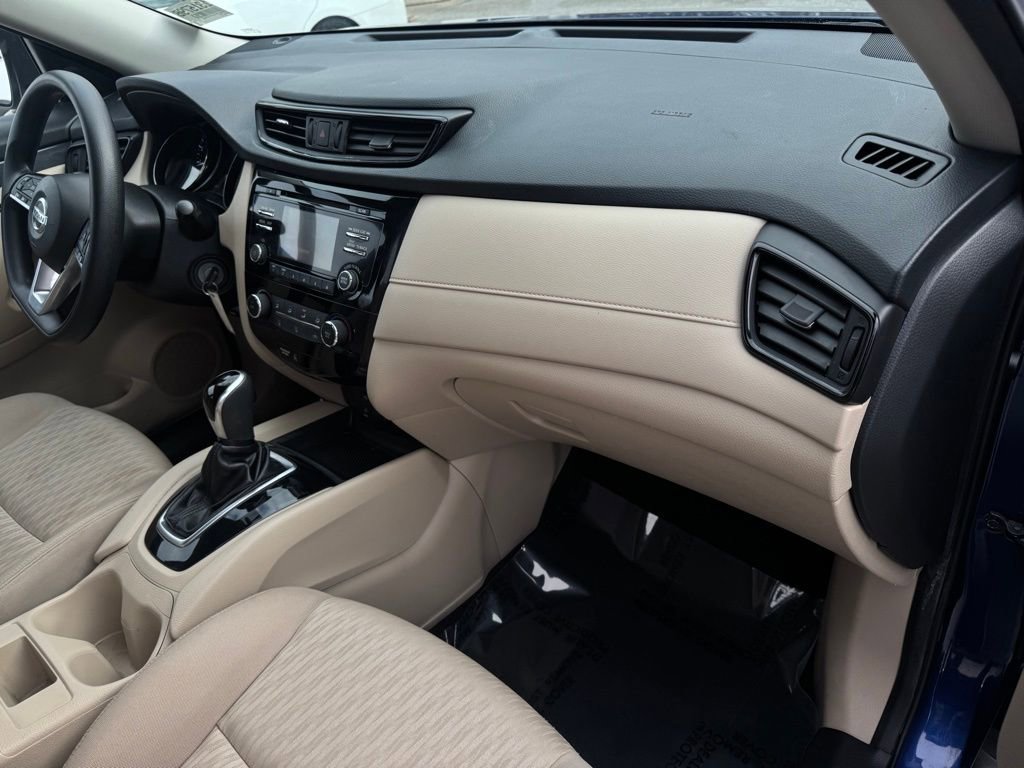 Used 2017 Nissan Rogue S image 18