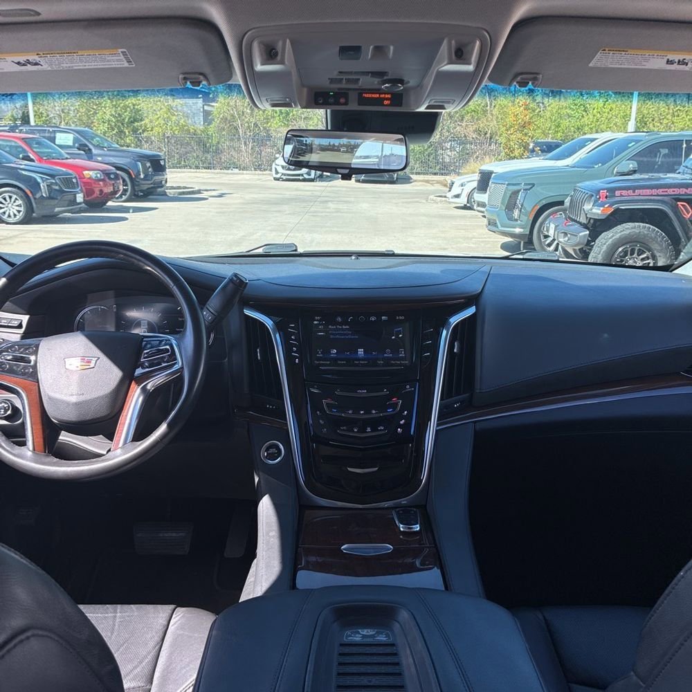 Used 2019 Cadillac Escalade ESV Luxury image 9