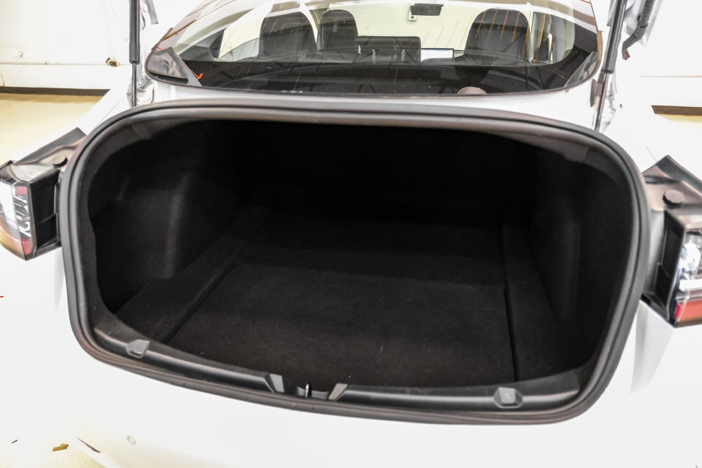Used 2018 Tesla Model 3 Long Range RWD image 42
