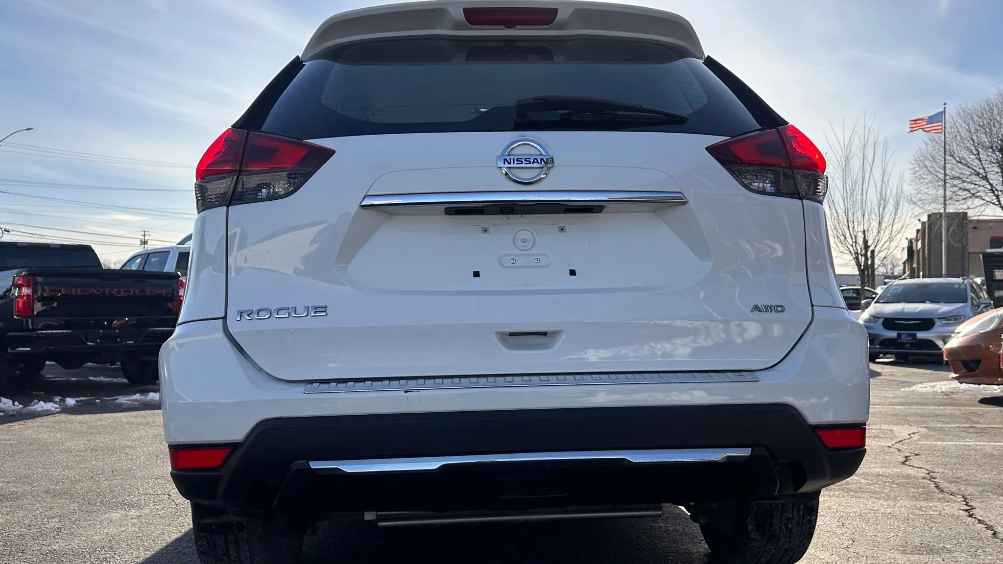 Used 2017 Nissan Rogue S image 6