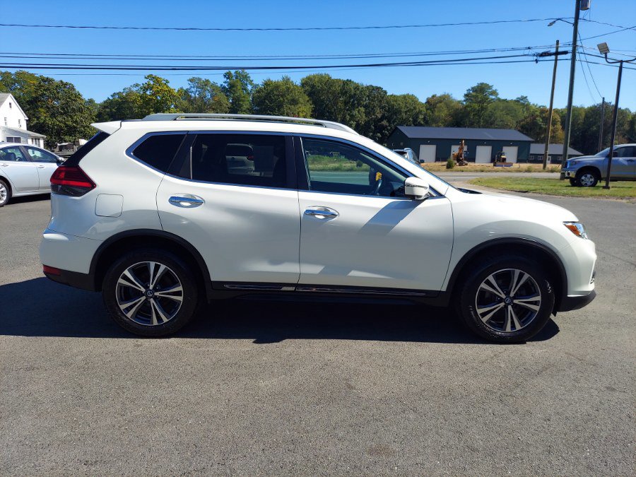 Used 2017 Nissan Rogue SL w/ SL Premium Package image 4