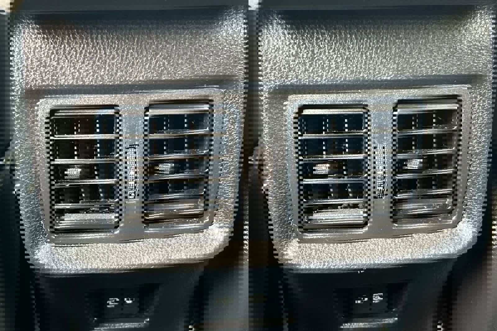 Certified 2023 Toyota Venza XLE image 14