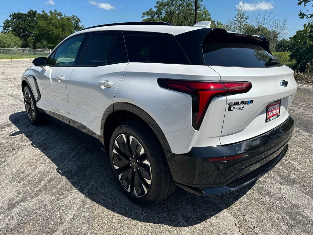 New 2025 Chevrolet Blazer EV RS image 11