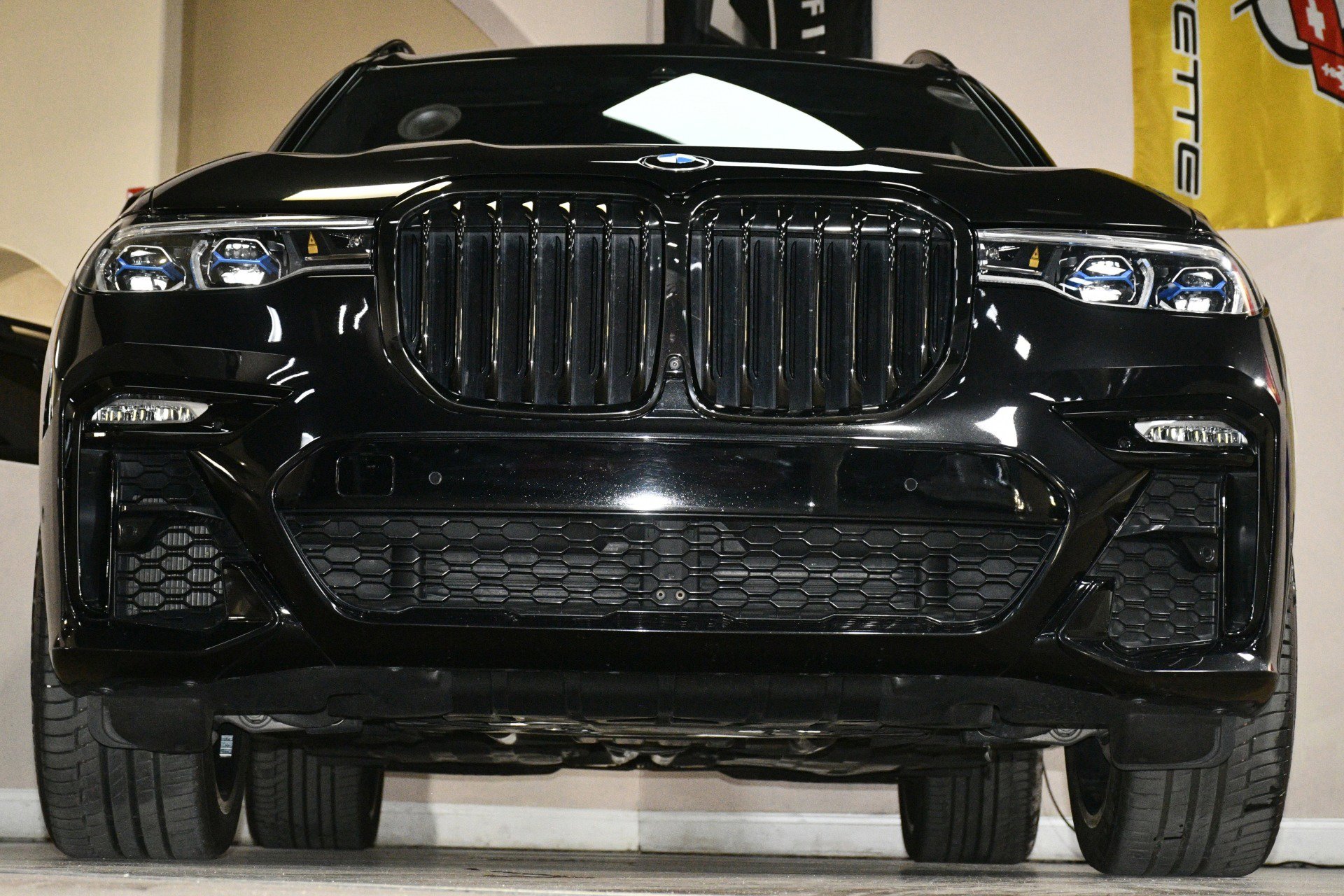Used 2022 BMW X7 M50i w/ Luxury Seating Package image 81