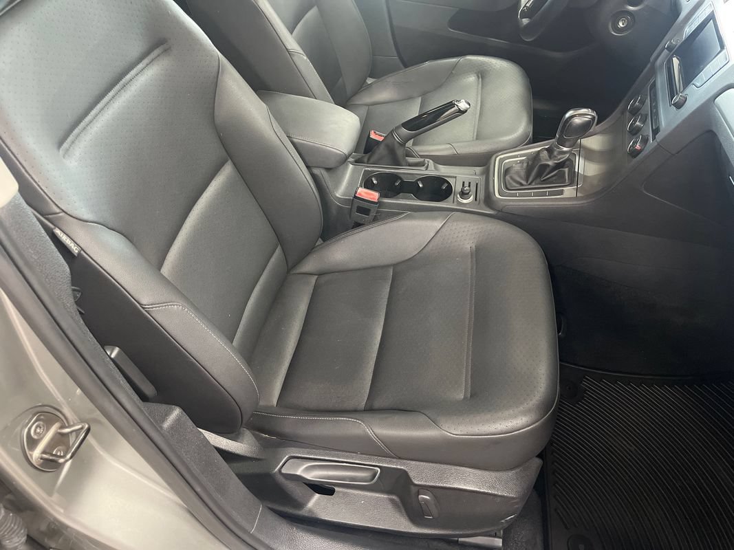 Used 2015 Volkswagen Golf TDI S FWD image 48