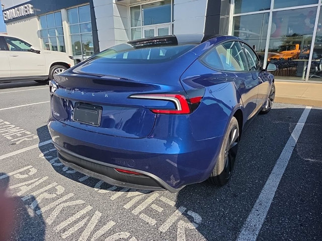 Used 2025 Tesla Model 3 Long Range RWD image 5
