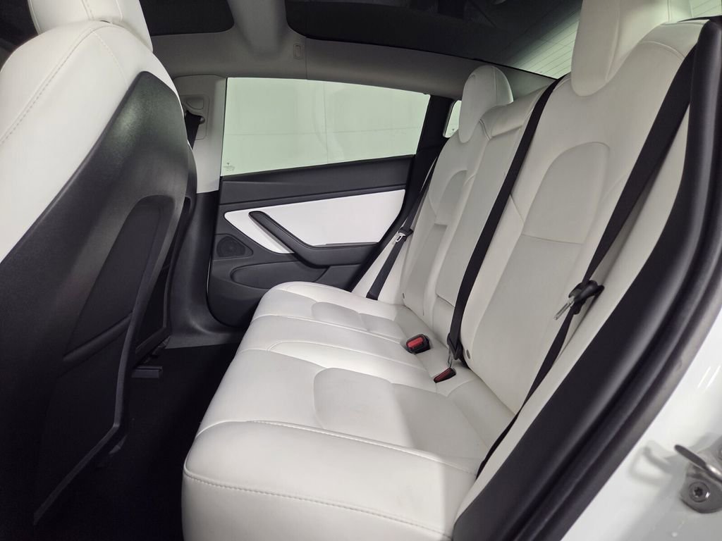 Used 2021 Tesla Model 3 Performance image 25