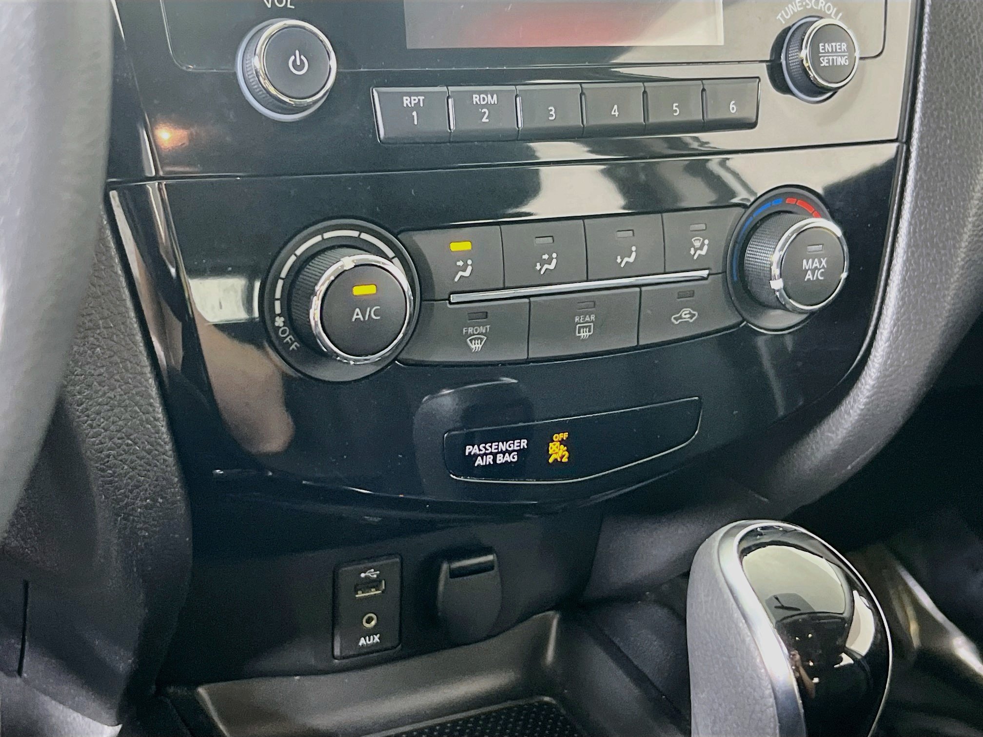 Used 2018 Nissan Rogue Sport S w/ S Appearance Package AWD/4WD image 15