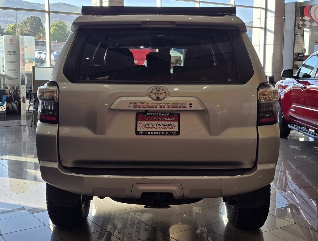 Used 2022 Toyota 4Runner SR5 AWD/4WD image 25
