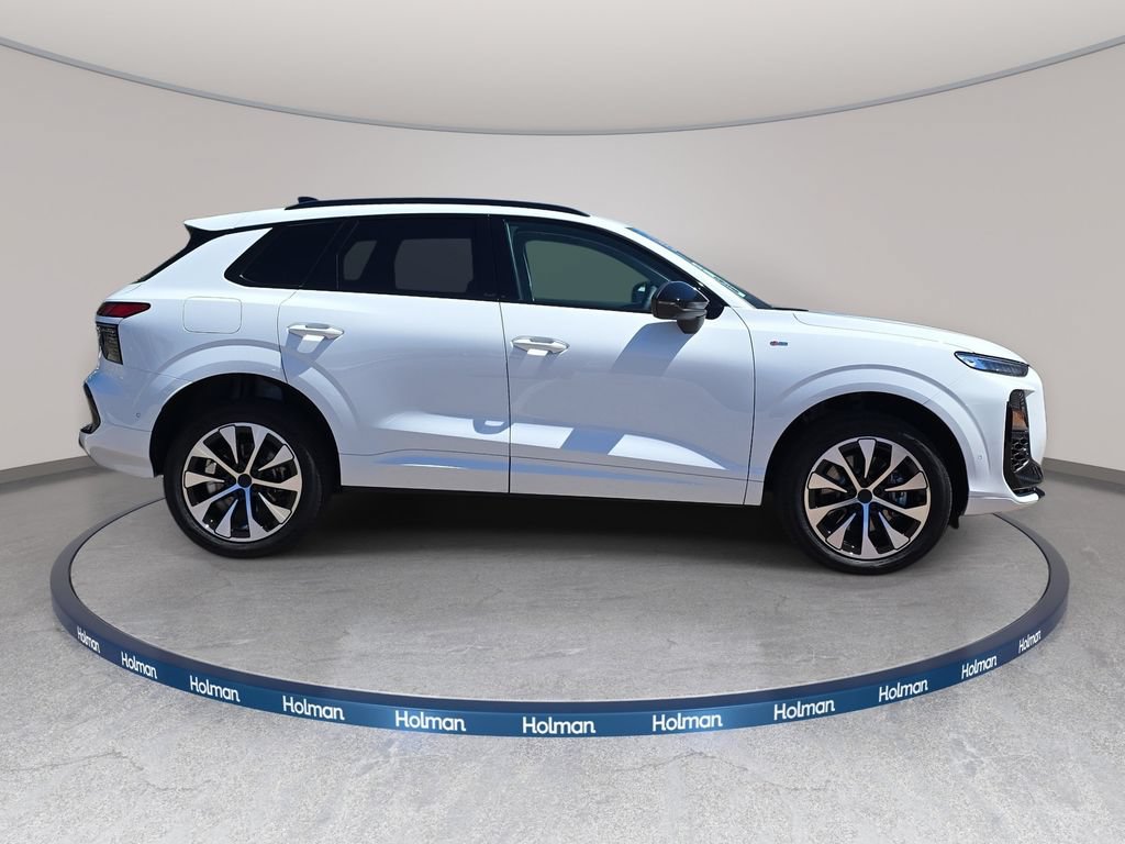 New 2026 Audi Q3 quattro 2.0T AWD/4WD image 4