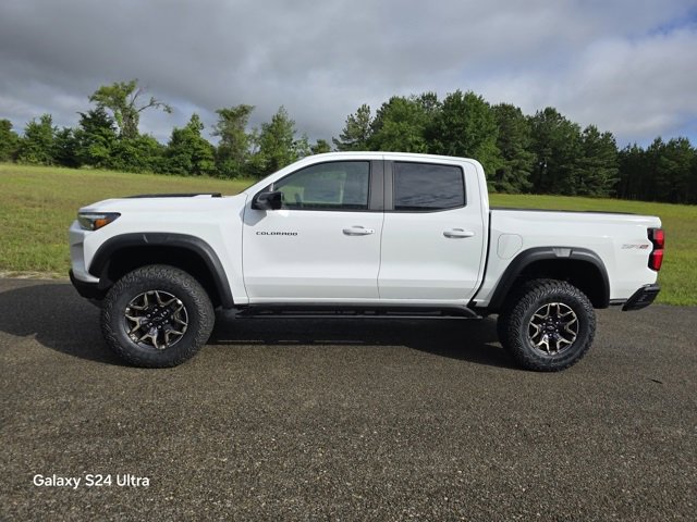 New 2025 Chevrolet Colorado ZR2 w/ Technology Package image 2
