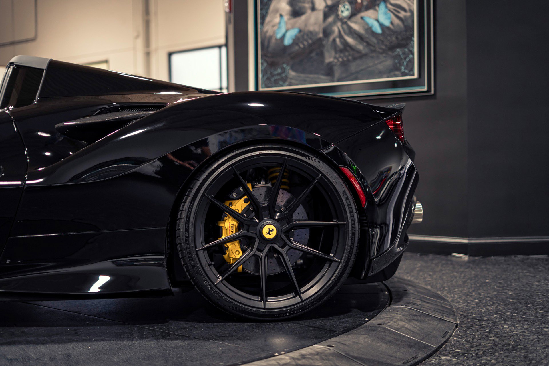 Used 2023 Ferrari F8 Tributo RWD image 21